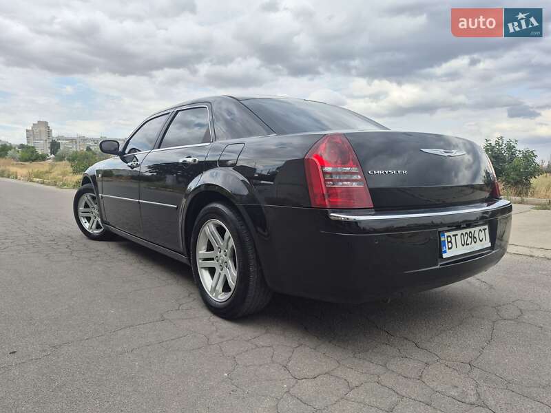 Седан Chrysler 300C 2005 в Херсоне