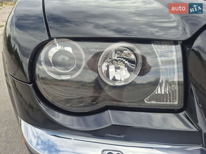 Седан Chrysler 300C 2005 в Херсоне