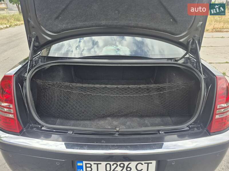 Седан Chrysler 300C 2005 в Херсоне