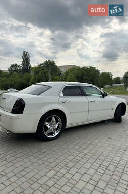 Седан Chrysler 300C 2004 в 