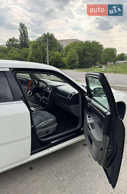 Седан Chrysler 300C 2004 в 