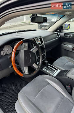 Седан Chrysler 300C 2004 в 