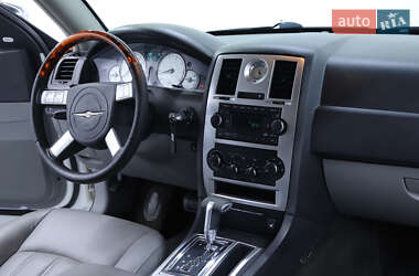 Седан Chrysler 300C 2005 в 