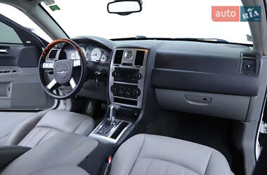 Седан Chrysler 300C 2005 в 