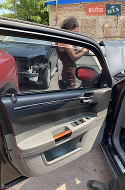 Седан Chrysler 300C 2005 в 