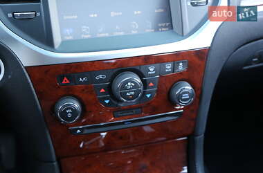 Седан Chrysler 300C 2013 в 