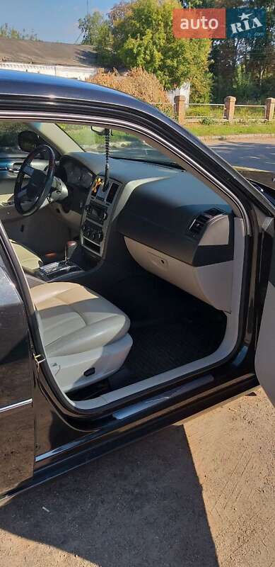 Седан Chrysler 300C 2005 в Яготине