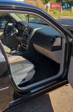 Седан Chrysler 300C 2005 в 