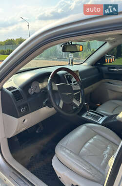 Седан Chrysler 300C 2005 в 