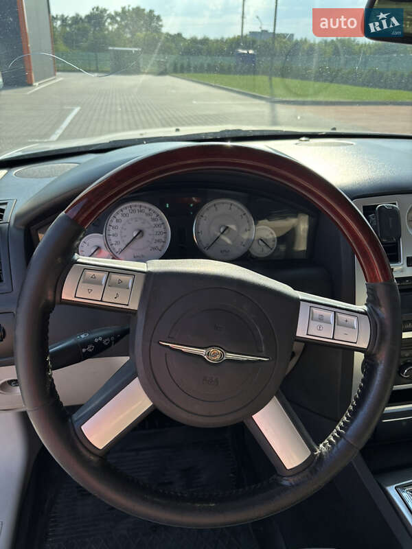 Седан Chrysler 300C 2005 в Вінниці