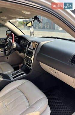 Седан Chrysler 300C 2005 в 