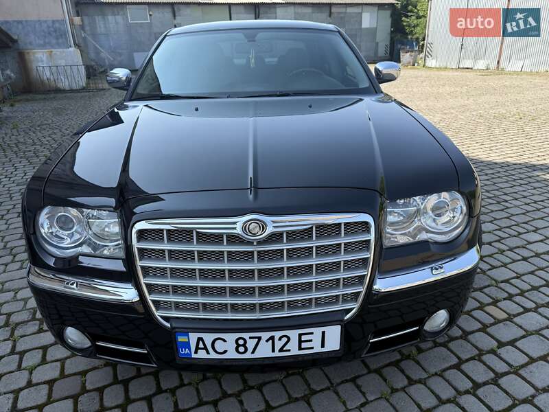Седан Chrysler 300C 2006 в Шептицькому