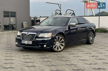 Седан Chrysler 300C 2012 в Хусті