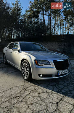 Седан Chrysler 300C 2012 в 