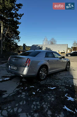 Седан Chrysler 300C 2012 в 