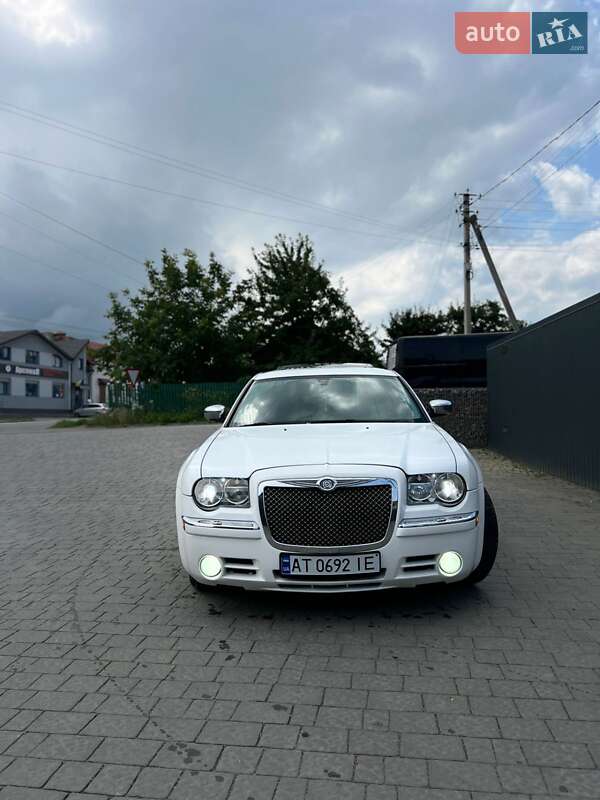 Седан Chrysler 300C 2006 в Косове фото 13 Седан Chrysler 300C 2006 в Косове