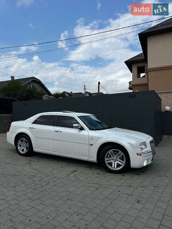Седан Chrysler 300C 2006 в Косове фото 30 Седан Chrysler 300C 2006 в Косове