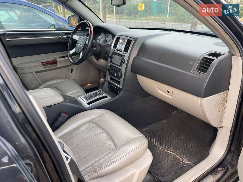 Седан Chrysler 300C 2006 в 
