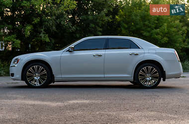 Седан Chrysler 300C 2014 в 