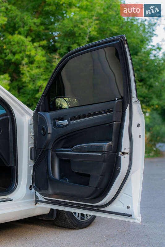 Седан Chrysler 300C 2014 в Хмельницком