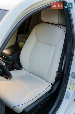 Седан Chrysler 300C 2014 в 