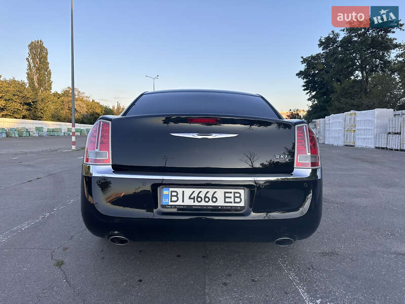 Седан Chrysler 300C 2011 в Кременчуге