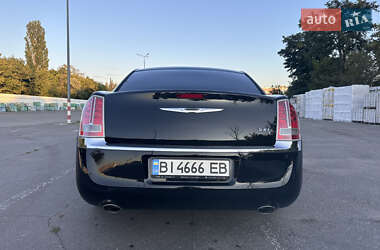 Седан Chrysler 300C 2011 в 