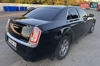 Седан Chrysler 300C 2011 в 