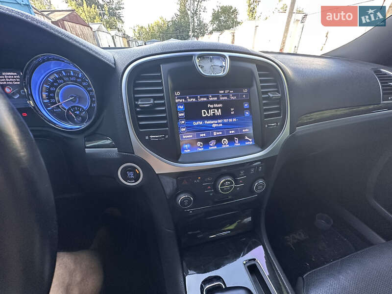 Седан Chrysler 300C 2011 в Кременчуге