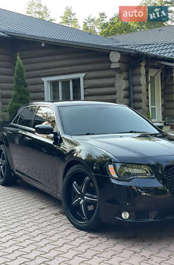 Седан Chrysler 300C 2013 в 