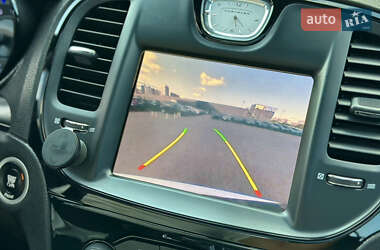 Седан Chrysler 300C 2015 в 
