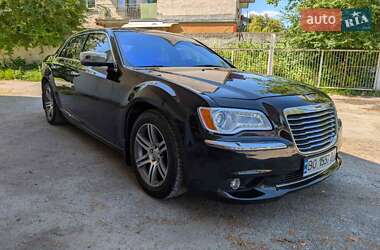 Седан Chrysler 300C 2012 в 