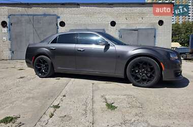 Седан Chrysler 300C 2018 в 