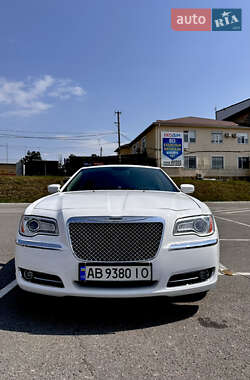 Седан Chrysler 300C 2014 в 