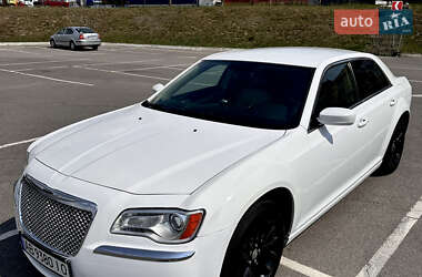 Седан Chrysler 300C 2014 в 