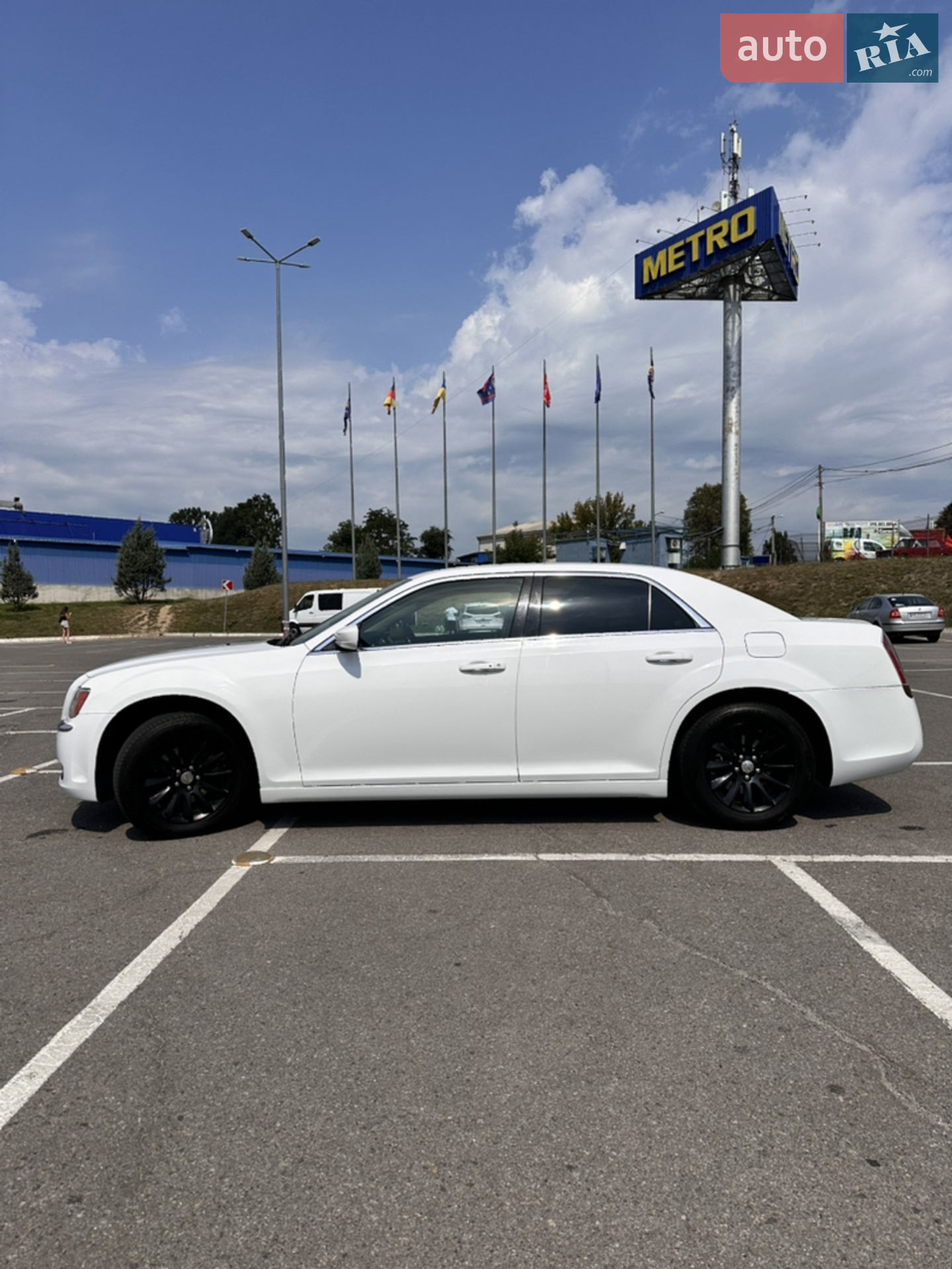 2014 Chrysler 300C - мініатюра 8
