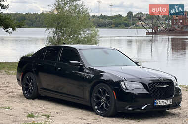 Седан Chrysler 300C 2019 в 