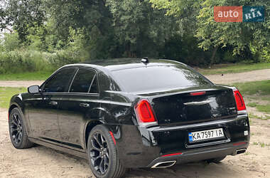Седан Chrysler 300C 2019 в 