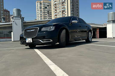 Седан Chrysler 300C 2018 в Киеве