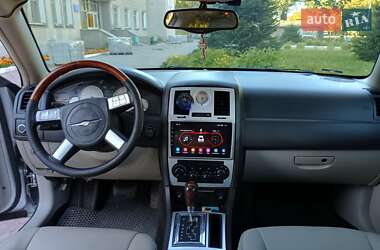 Седан Chrysler 300C 2005 в 
