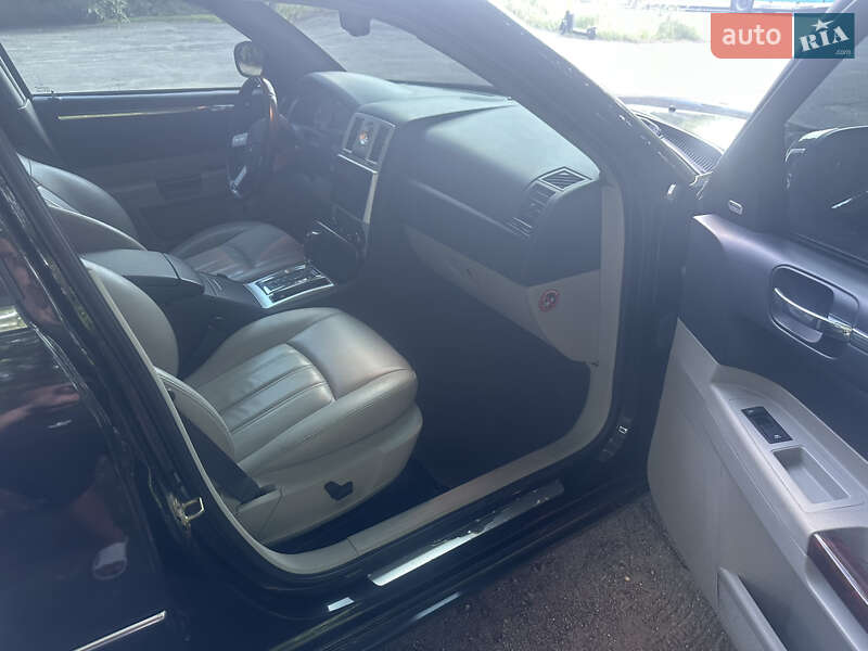 Седан Chrysler 300C 2006 в Виннице