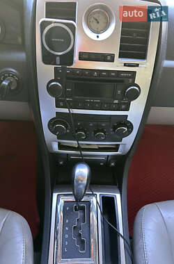 Седан Chrysler 300C 2005 в 