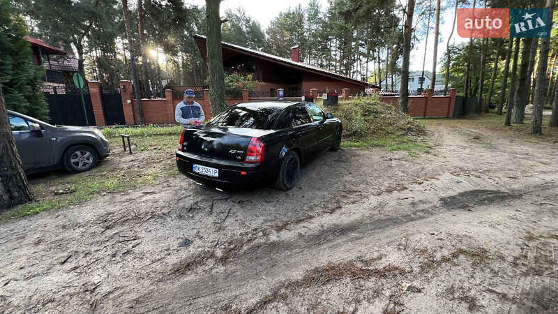 Седан Chrysler 300C 2006 в Луцьку