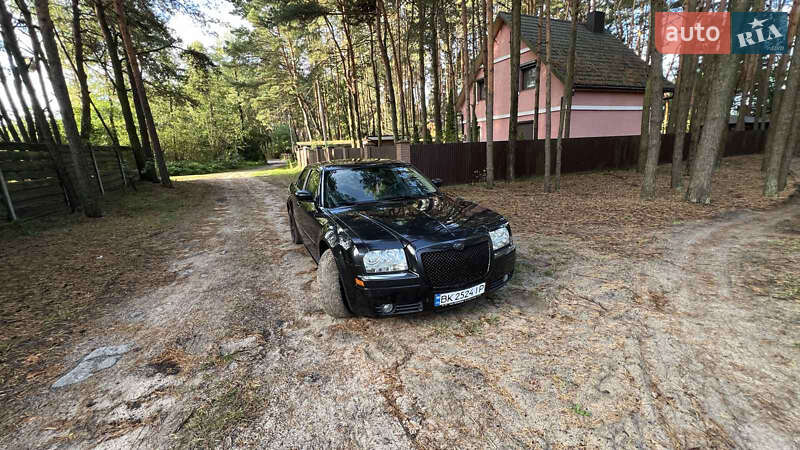 Седан Chrysler 300C 2006 в Луцьку