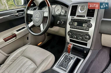 Седан Chrysler 300C 2005 в 
