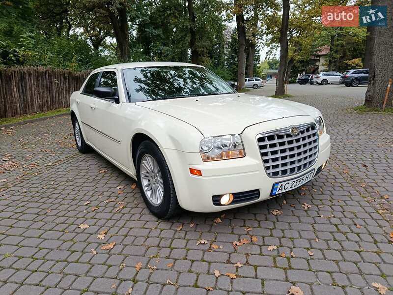 Седан Chrysler 300C 2008 в 