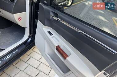 Седан Chrysler 300C 2005 в 