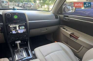 Седан Chrysler 300C 2005 в 