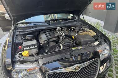 Седан Chrysler 300C 2005 в 