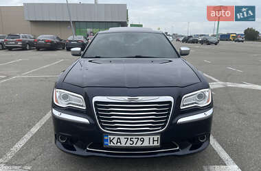Седан Chrysler 300C 2012 в 